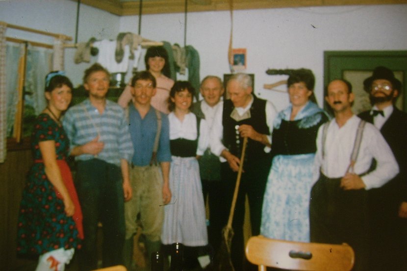 1985_dirndl_au